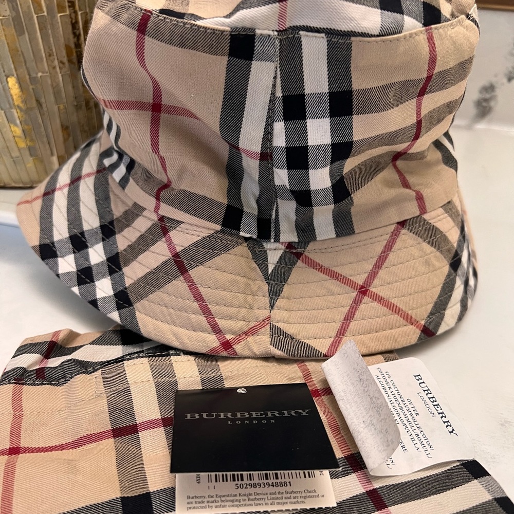 Authentic Burberry Reversible bucket hat